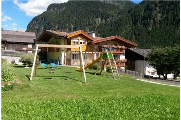 Italia Byt Fontanazzo di Fassa, Exterior